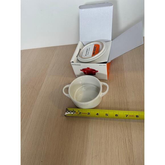 Le Creuset Mini Round Cocotte in White - NEW - Picture 8 of 10